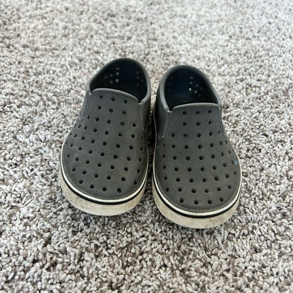 Native slip on shoes - Picture 2 of 5